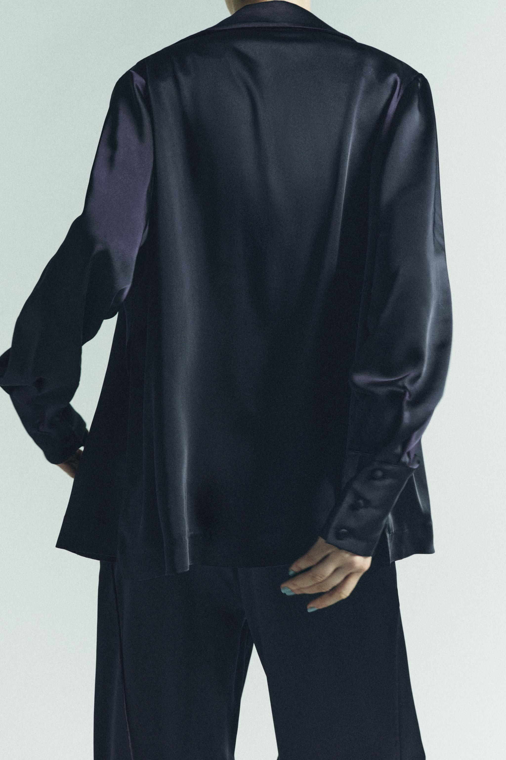 SATIN EFFECT TIE SHIRT